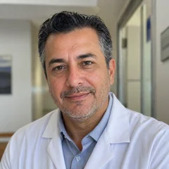 Foto del Dr. Héctor R.